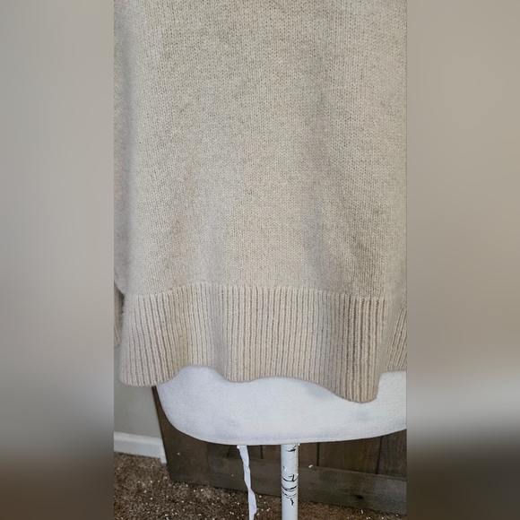 MADEWELL (Re)sourced Cashmere Crewneck Sweater In Heathered Beige. XS - Picture 7 of 15